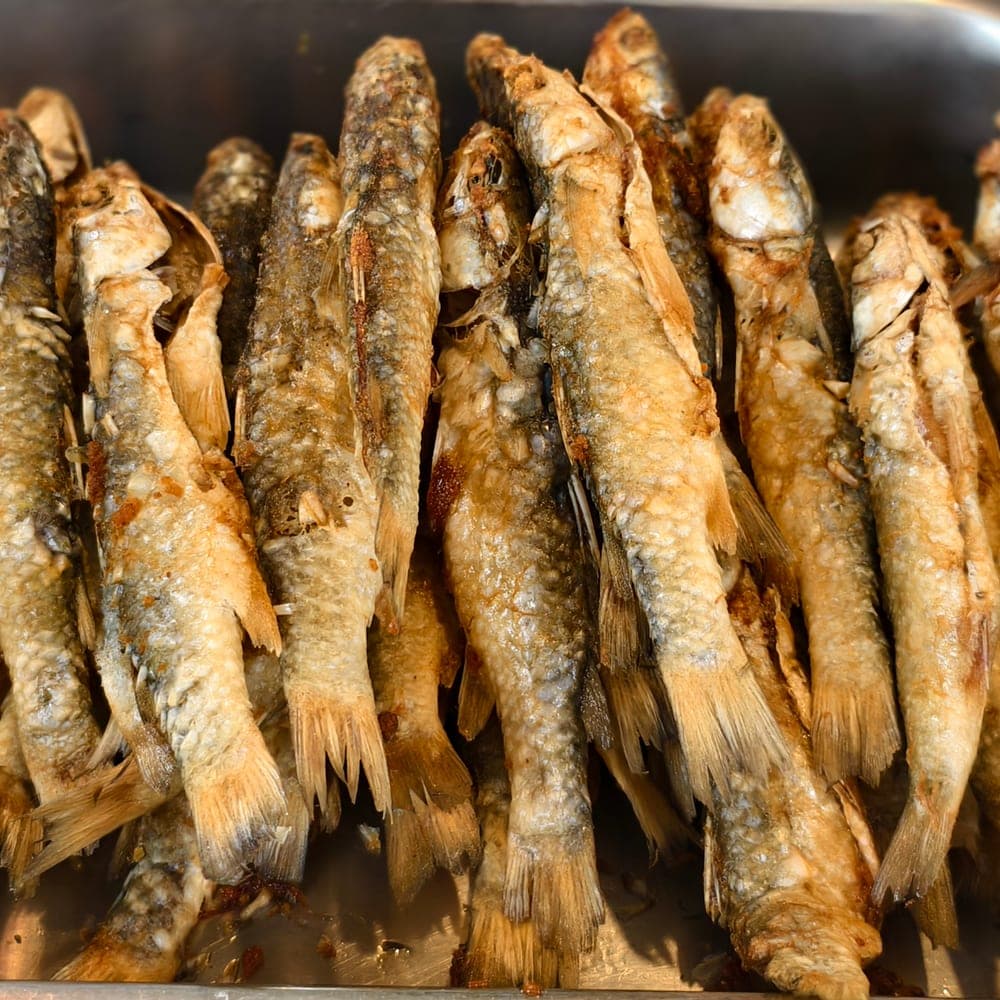 Ikan belanak masin digoreng garing keemasan